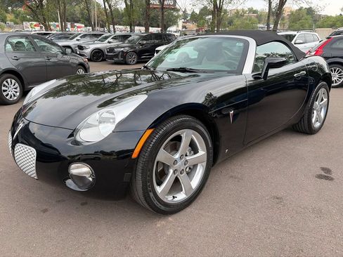Used 2006 Pontiac Solstice Convertible w/ Premium Package RWD image 3