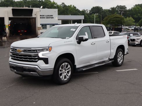 Used 2023 Chevrolet Silverado 1500 LTZ AWD/4WD image 5