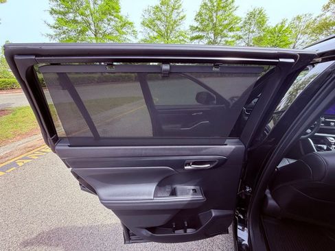 Used 2024 Toyota Highlander XSE image 13