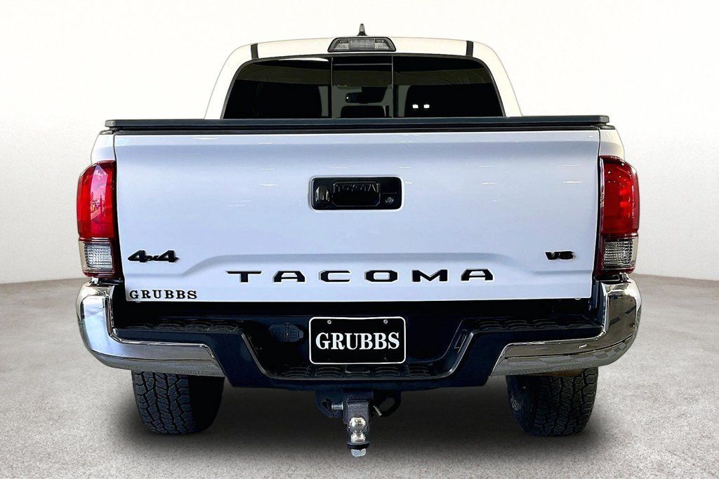Used 2019 Toyota Tacoma SR5 AWD/4WD image 5