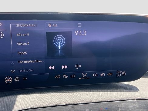 Used 2025 Buick Enclave Preferred FWD image 15