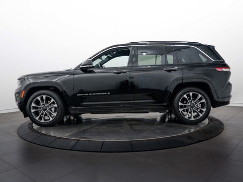 Used 2022 Jeep Grand Cherokee Overland w/ Adv Protech Group III AWD/4WD image 7