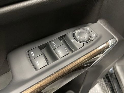 Used 2022 Chevrolet Silverado 1500 LT image 13