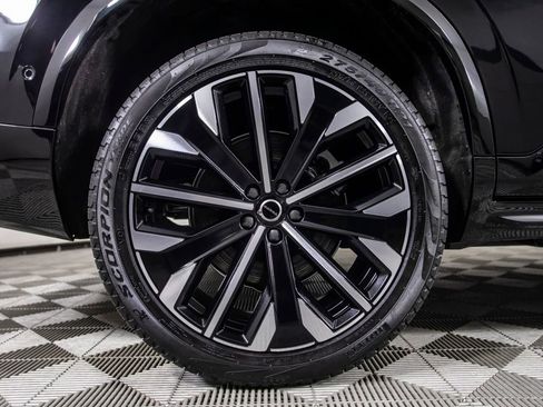 Used 2025 Volvo XC90 T8 Plus w/ Protection Package Premier AWD/4WD image 41