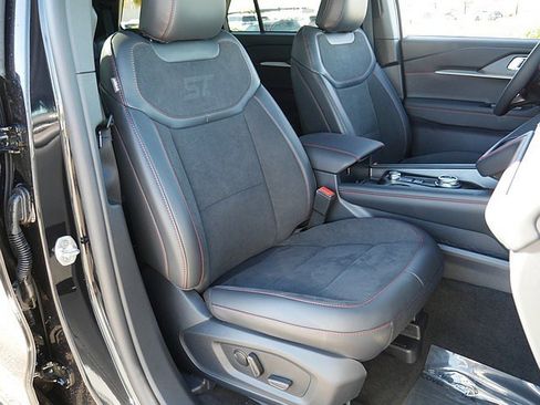 New 2025 Ford Explorer ST image 36