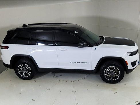 Used 2024 Jeep Grand Cherokee Trailhawk w/ Luxury Tech Group III image 49