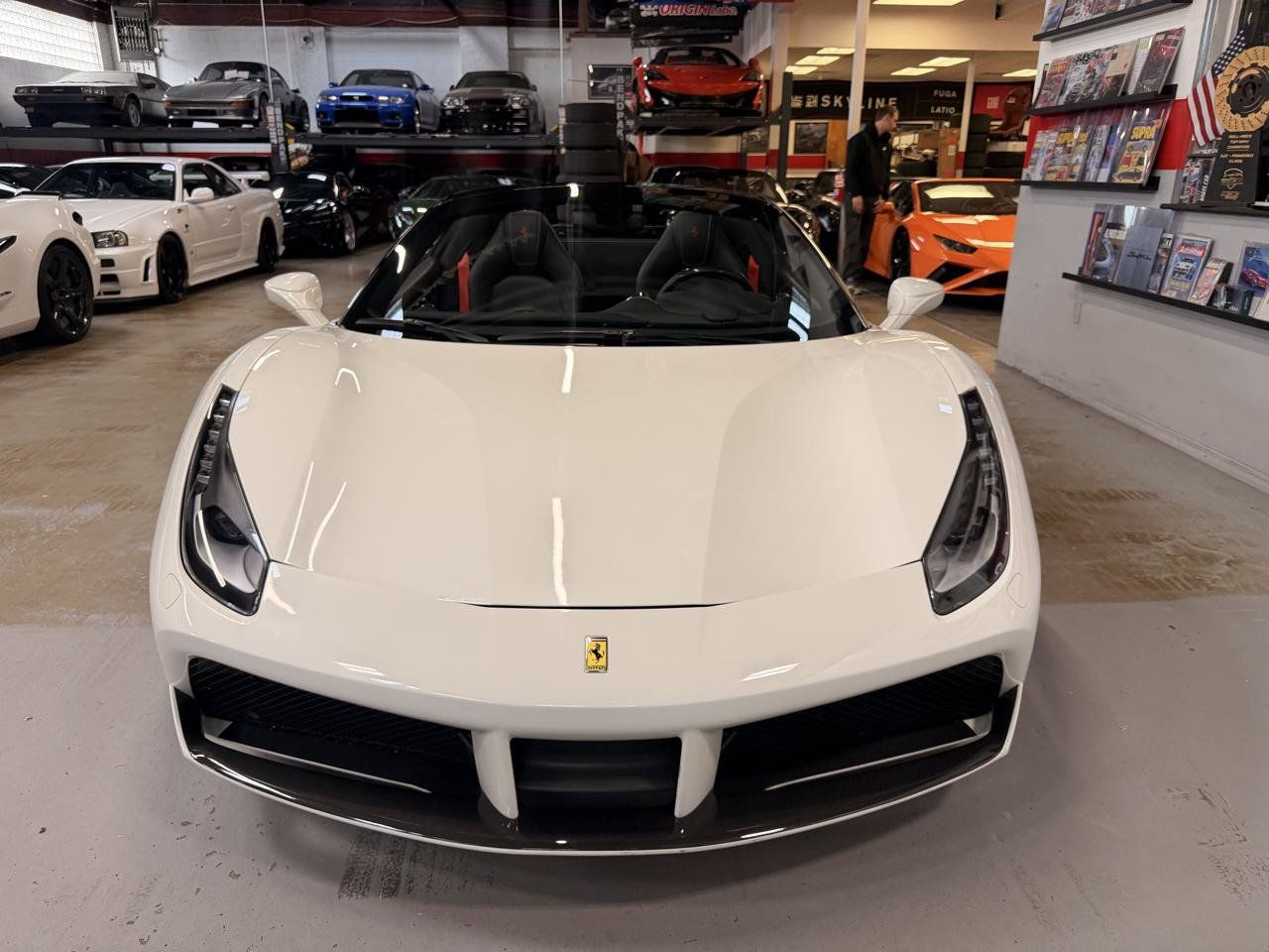 Used 2018 Ferrari 488 Spider RWD image 2