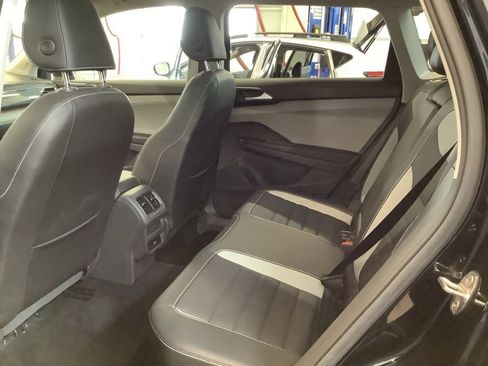 Used 2023 Volkswagen Taos SEL AWD/4WD image 12