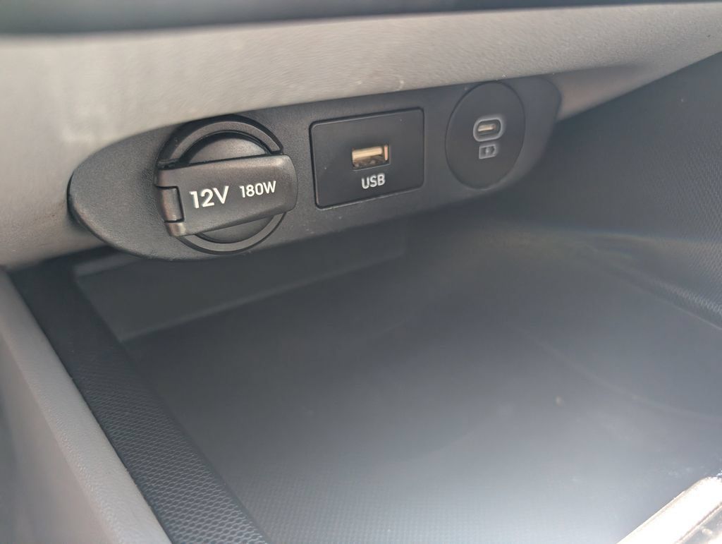 Used 2024 Hyundai Elantra SEL FWD image 16