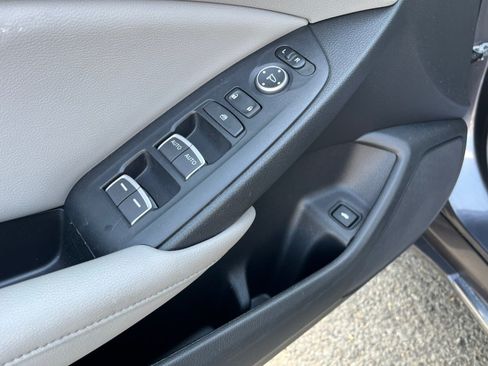 Used 2018 Honda Accord EX image 13