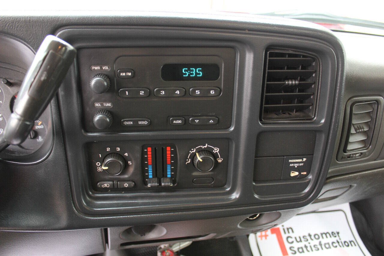 Used 2005 Chevrolet Silverado 3500 4x4 Regular Cab image 14