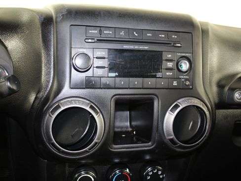 Used 2017 Jeep Wrangler Unlimited Sport w/ Max Tow Package image 25