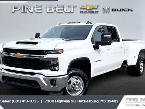 Used 2025 Chevrolet Silverado 3500 LT w/ Safety Package image 10