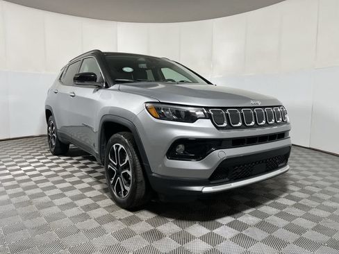 Used 2022 Jeep Compass Limited AWD/4WD image 2