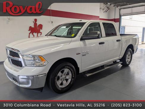 Used 2020 RAM 1500 Tradesman w/ Chrome Appearance Group RWD image 1