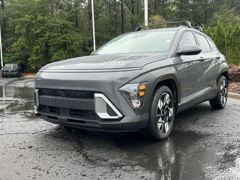 Used 2025 Hyundai Kona SEL FWD image 5