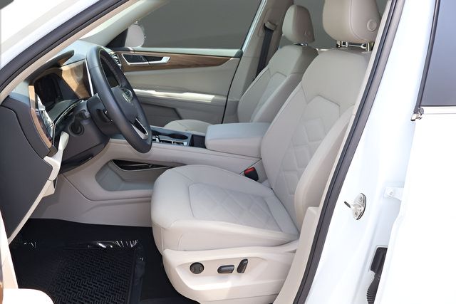 Certified 2024 Volkswagen Atlas SE FWD image 13