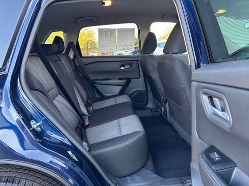 Used 2025 Nissan Rogue SV AWD/4WD image 27