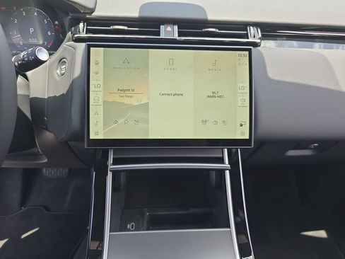 New 2026 Land Rover Range Rover Velar S AWD/4WD image 20