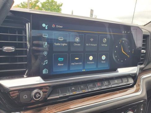 Used 2025 Chevrolet Silverado 1500 LT image 17