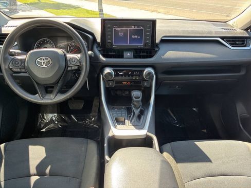 Used 2022 Toyota RAV4 LE AWD/4WD image 9
