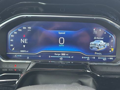 Used 2025 Chevrolet Silverado 1500 LT image 27