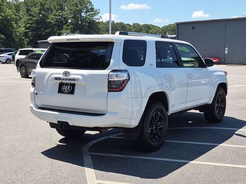 Used 2022 Toyota 4Runner SR5 RWD image 3