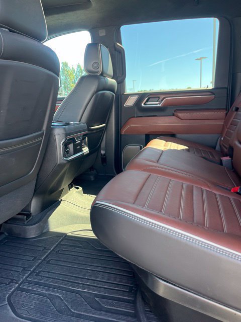 Used 2024 GMC Sierra 3500 Denali Ultimate AWD/4WD image 12
