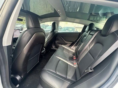 Used 2019 Tesla Model 3 Mid Range image 10