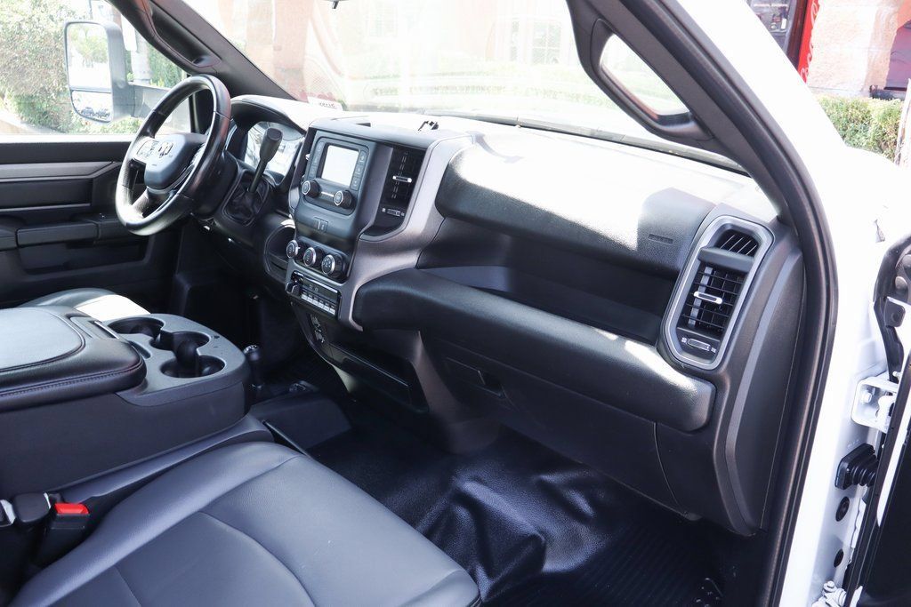 Used 2022 RAM 5500 Tradesman AWD/4WD image 33