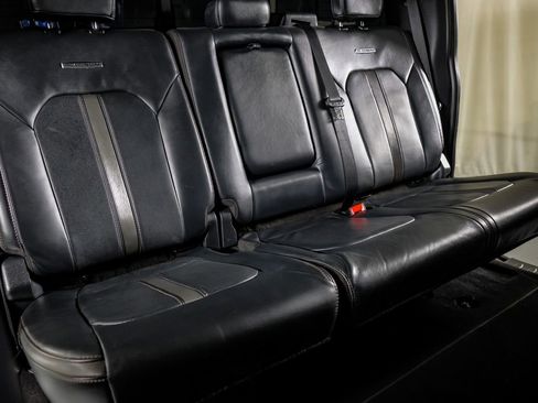 Used 2022 Ford F250 Platinum w/ FX4 Off-Road Package image 32