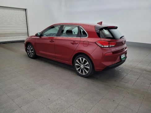 Used 2018 Hyundai Elantra GT FWD image 3