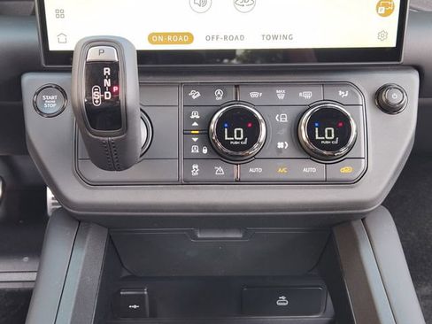 New 2026 Land Rover Defender 110 OCTA AWD/4WD image 18