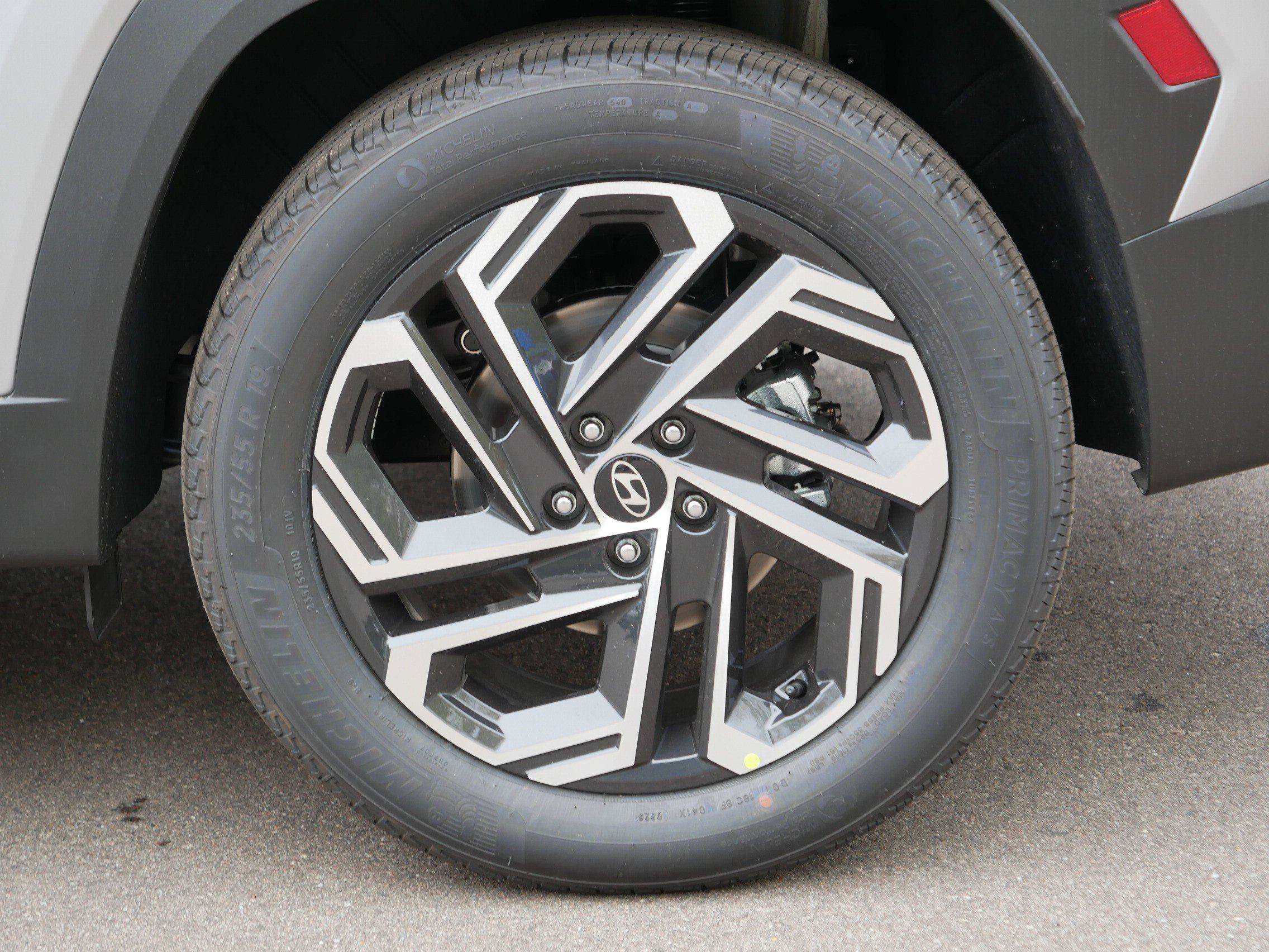 New 2026 Hyundai Tucson Limited w/ Tow & Go Package AWD/4WD image 4