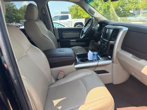 Used 2017 RAM 1500 Laramie w/ Convenience Group AWD/4WD image 10