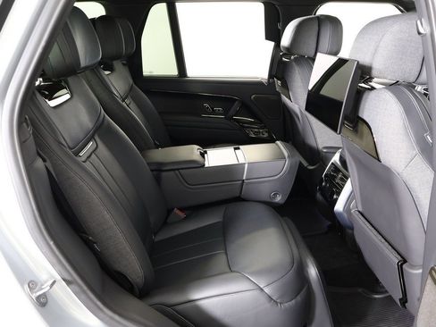 Used 2023 Land Rover Range Rover SV image 41