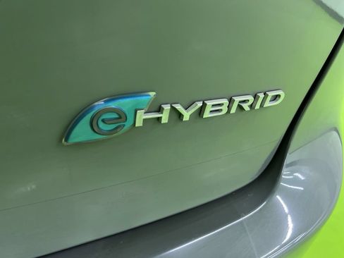 Used 2023 Chrysler Pacifica Pinnacle FWD image 14