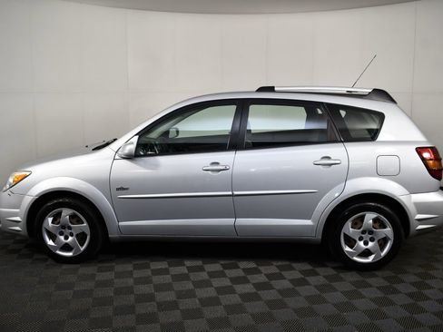 Used 2005 Pontiac Vibe image 12