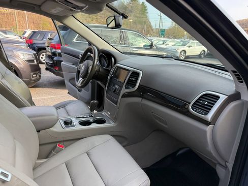 Used 2012 Jeep Grand Cherokee Laredo image 12