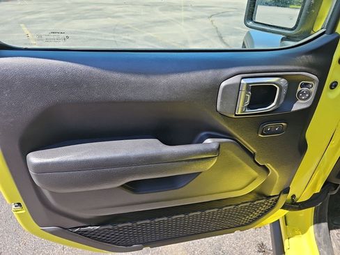 Used 2024 Jeep Wrangler Unlimited AWD/4WD image 19