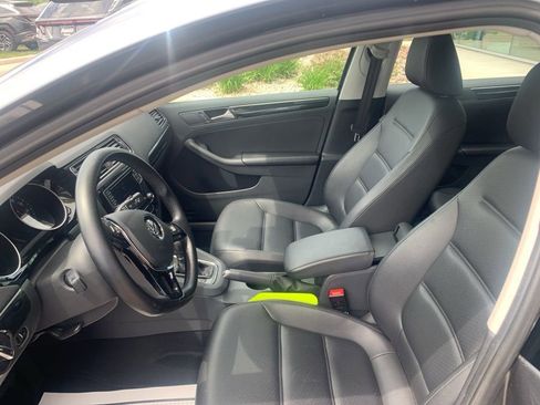 Used 2017 Volkswagen Jetta SEL FWD image 12