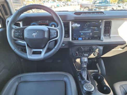 New 2025 Ford Bronco Outer Banks w/ Sasquatch Package image 8