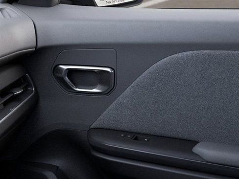 New 2026 Kia K4 LXS image 25