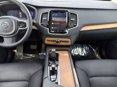 Used 2023 Volvo XC90 B6 Plus image 19