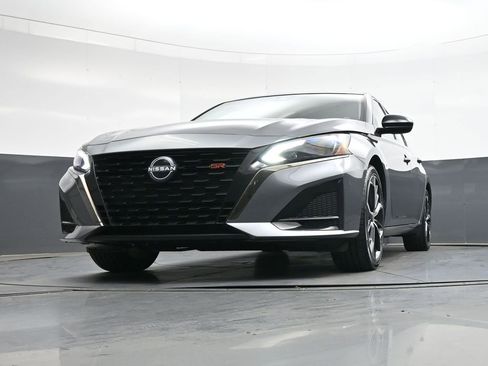 Used 2025 Nissan Altima 2.5 SR image 43