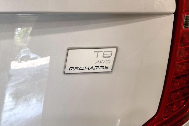 Certified 2024 Volvo XC90 T8 Plus w/ Protection Package Premier AWD/4WD image 11
