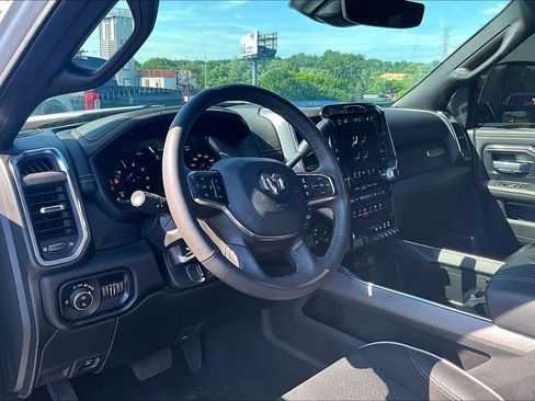 Used 2025 RAM 2500 Laramie AWD/4WD image 5