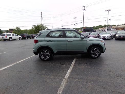 Used 2025 Hyundai Venue SEL FWD image 5