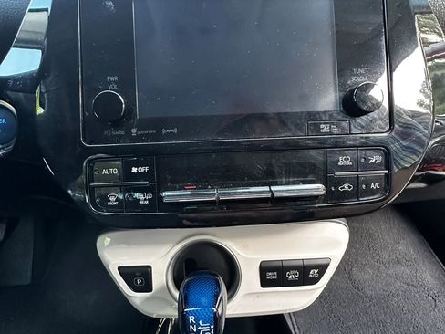 Used 2017 Toyota Prius Prime Plus w/ Carpet Mat Package FWD image 25