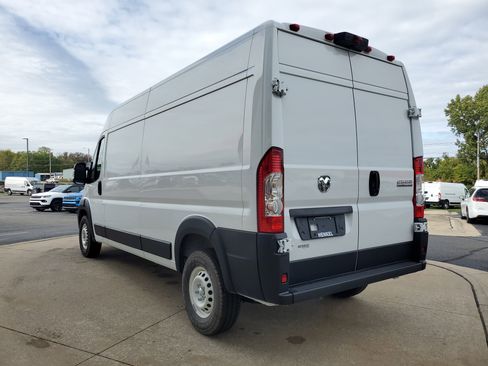Used 2025 RAM ProMaster 2500 w/ Storage Group image 3